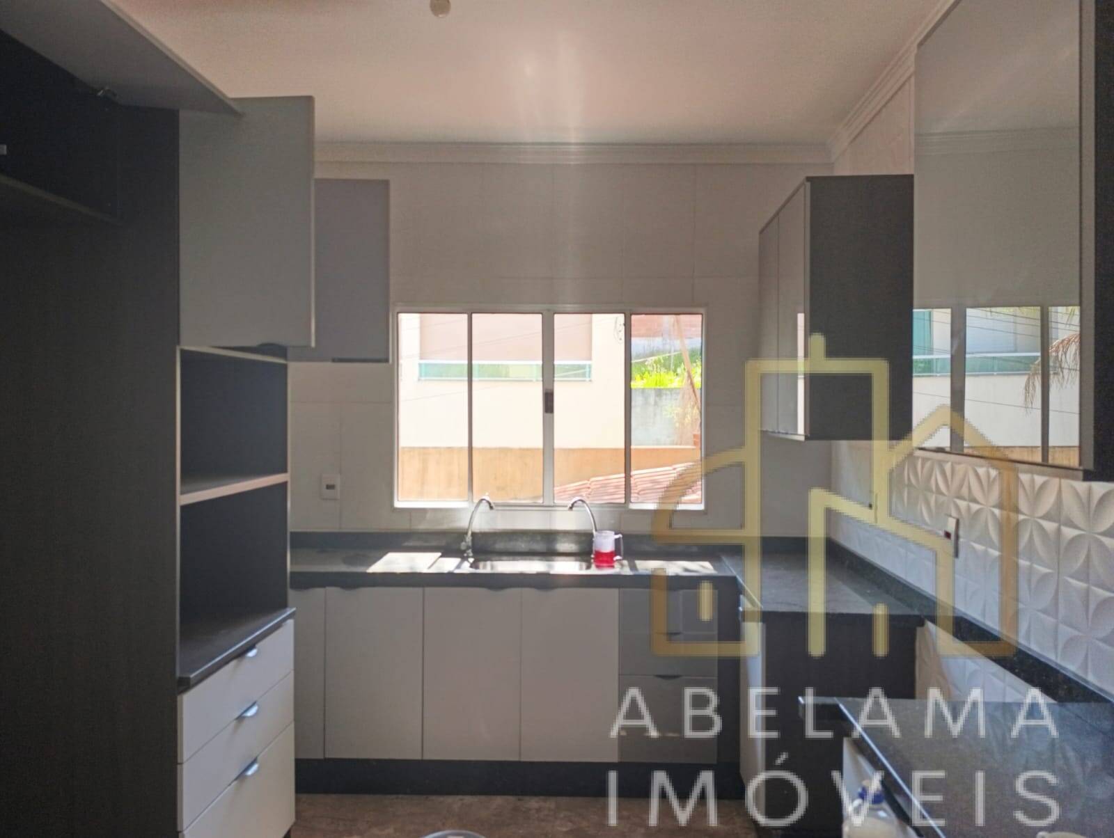 Sobrado à venda com 3 quartos, 135m² - Foto 1