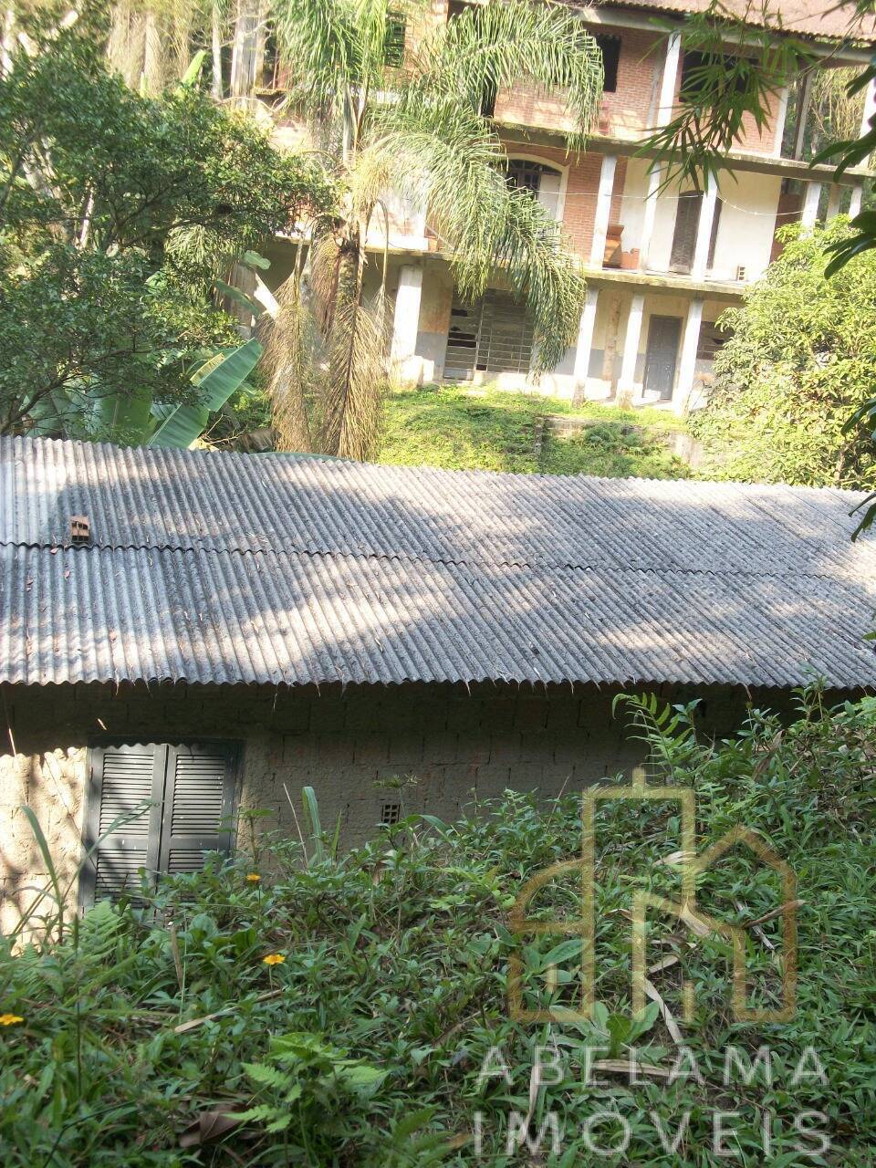 Chácara à venda com 6 quartos, 890m² - Foto 1