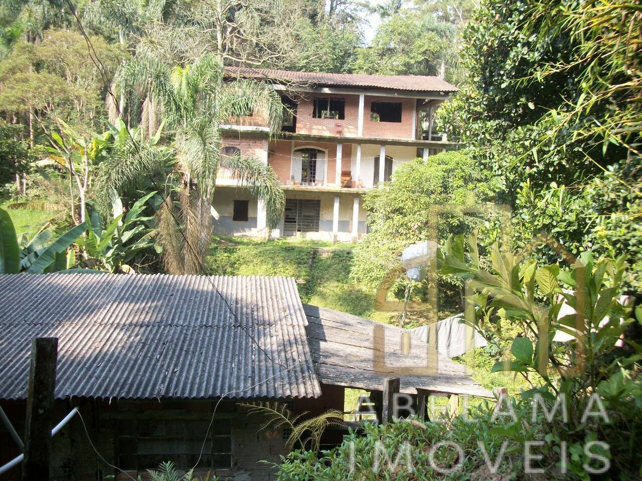 Chácara à venda com 6 quartos, 890m² - Foto 2